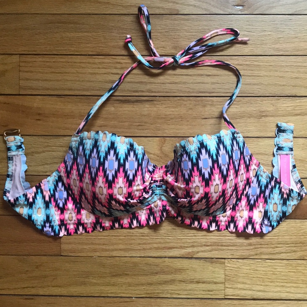 Women’s bathing suit top